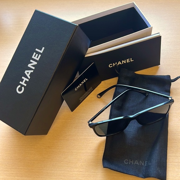 NEW CHANEL SUNGLASSES - Picture 5 of 5